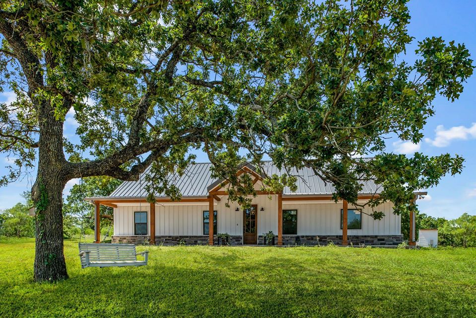 barndominium in washington exterior 