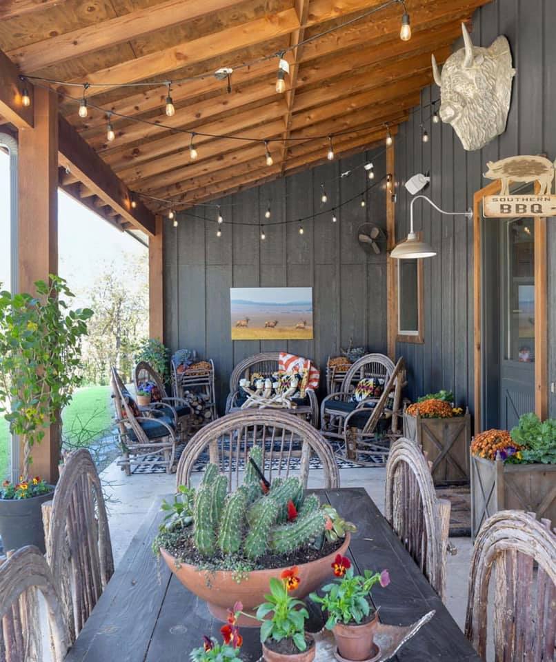 Black Barn Patio